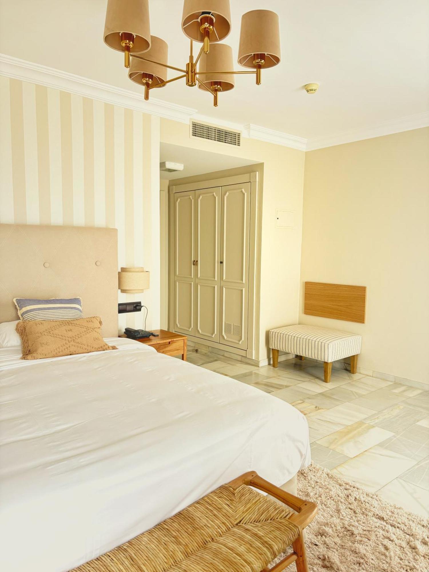 Hotel La Fonda Benalmadena Bagian luar foto