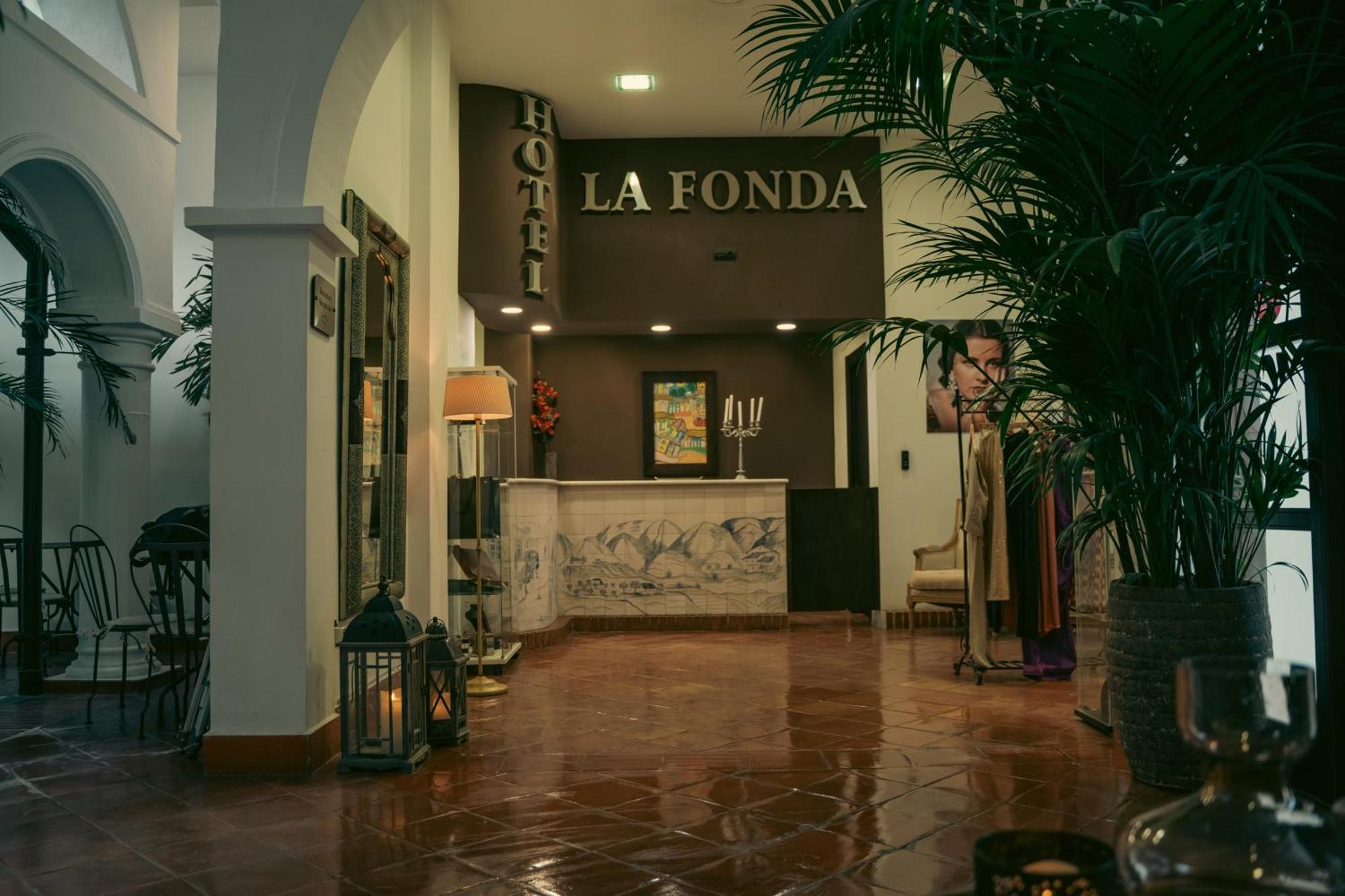 Hotel La Fonda Benalmadena Bagian luar foto
